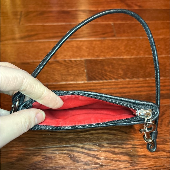 EUC Coach Wristlet - Picture 4 of 7